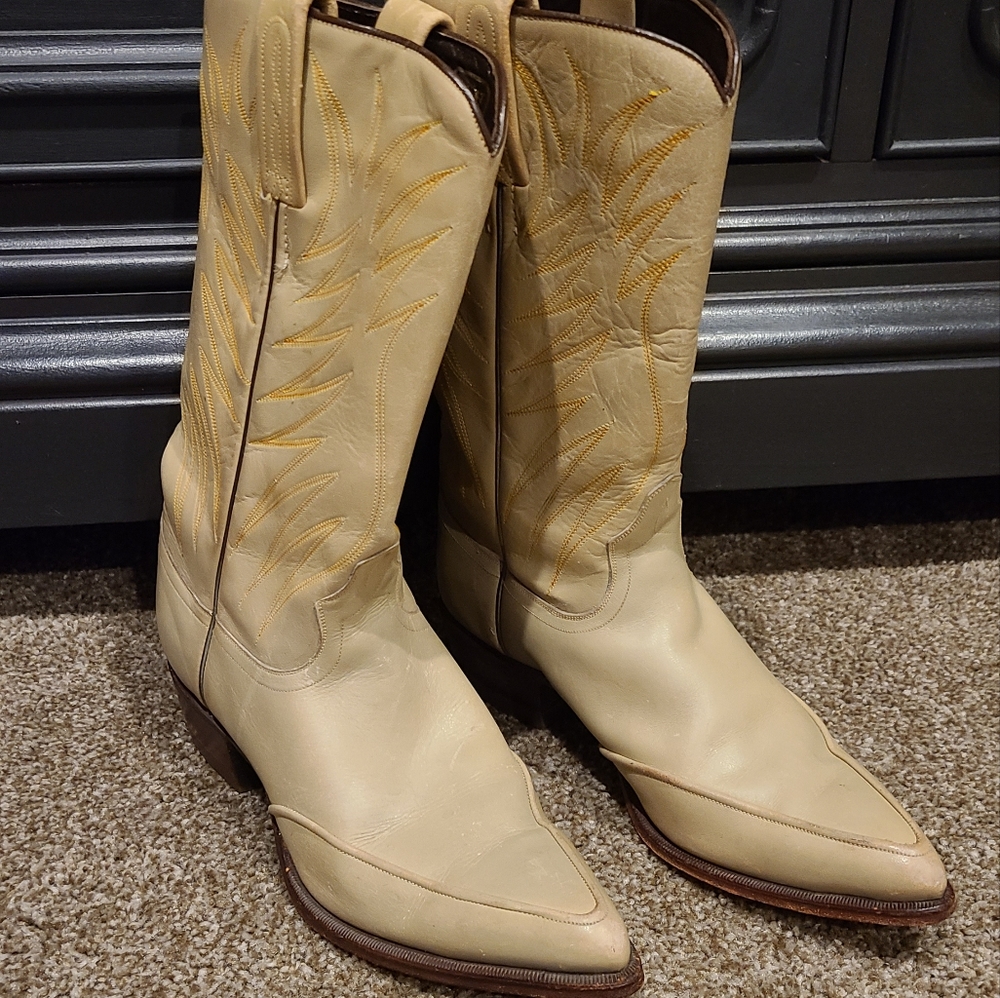 Fabulous vintage cowboy boots